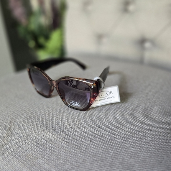 NWT Oscar de la Renta Tortoise Shell Sunglasses - Picture 2 of 4